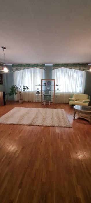 Сдаю большую квартиру в коттедже  на Чкалова - фото 5
